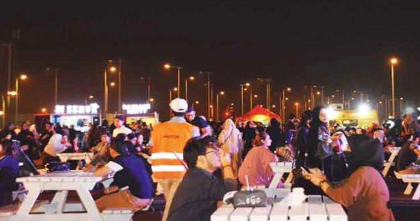 Saudi food truckers tickling your taste buds can’t find a recipe for parking
