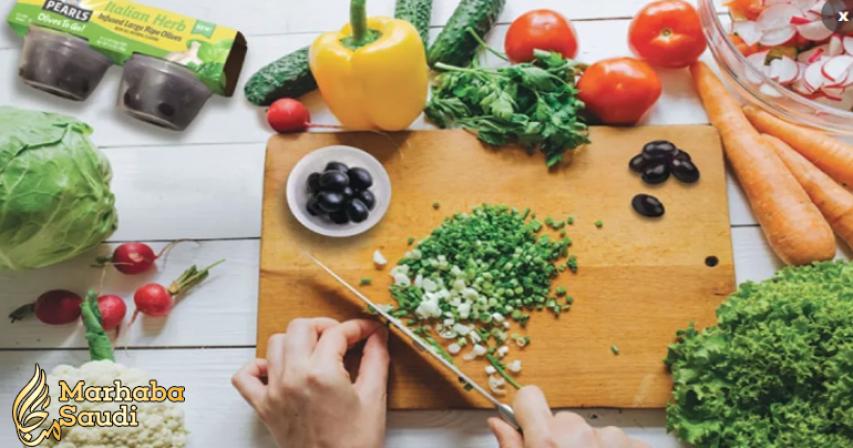 Smart, healthful snack tips for people on the move
