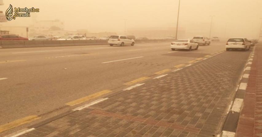 Dust storm envelops Eastern Province 