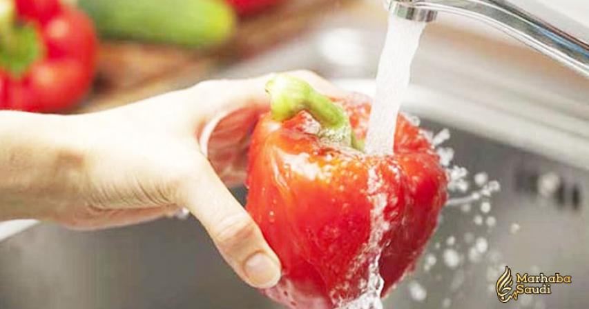 Can You Get HIV From Contaminated Food?
