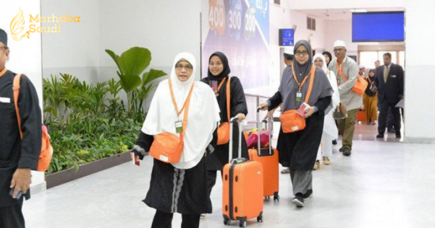 First pilgrims arrive in Saudi Arabia for new Umrah season