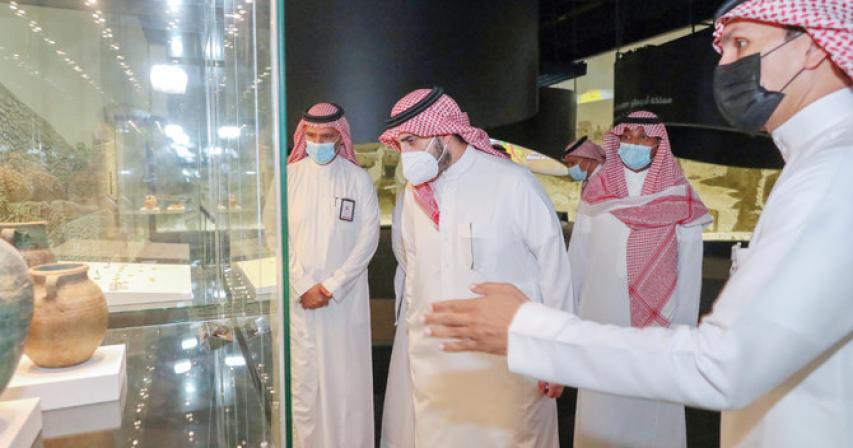 Jouf governor inspects projects in Dumat Al-Jandal province