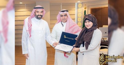 Saudi communications minister receives youngest Saudi female journalist