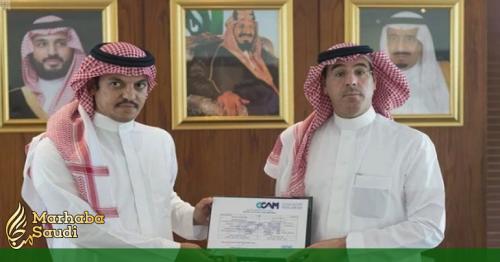 Saudi Minister of Information delivers 3rd film license to ‘Al-Rashid Group — Empire’