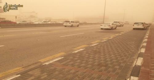 Dust storm envelops Eastern Province 