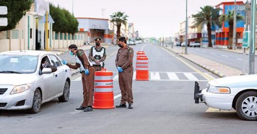 Some workers returning to offices in Riyadh as Kingdom relaxes curfew