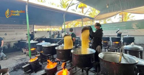 KSrelief Pumps 24,500 Hot Meals into Devastated Gaza Strip