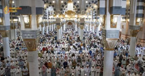 Prophet's Mosque Imam Warns Against Severe Screen Addiction